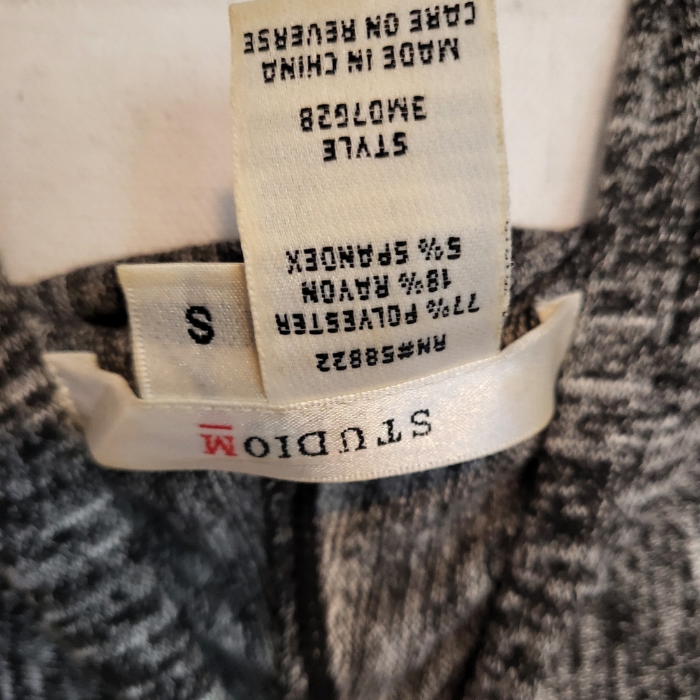STUDIO M Cardigan - Picture 3 of 5